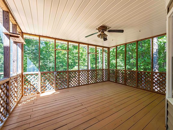 3rd image of 3171 Woodbridge Dr