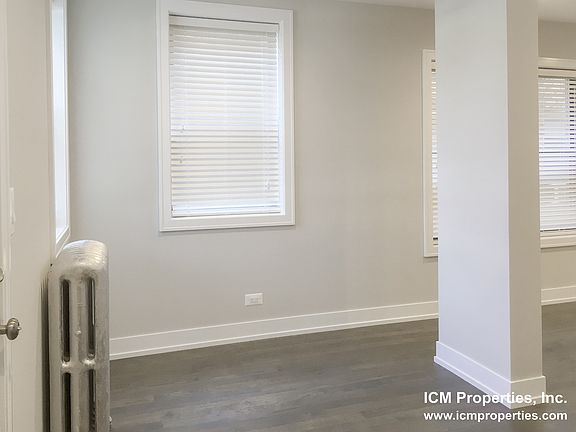 4th image of 4943 N Oakley Ave #1