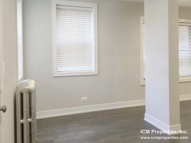 4943 N Oakley Ave #1 — Photo 4