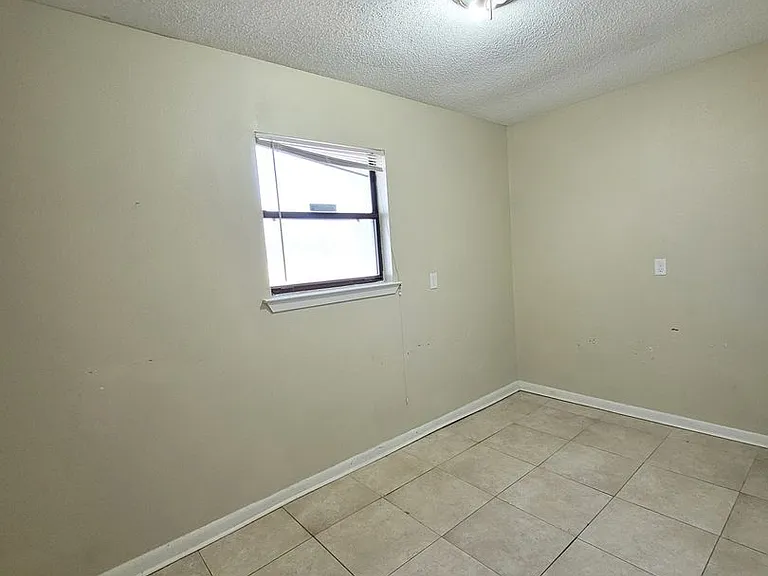 3418 W Yonge St — Photo 11