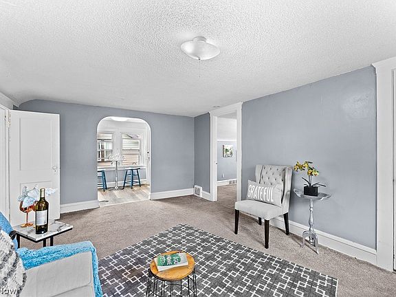 5th image of 6206 Bradley Ave
