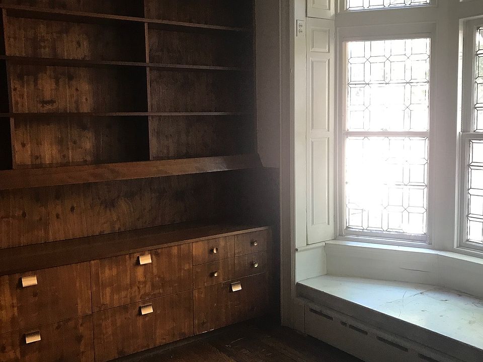 Beautiful window looking out on Delancey