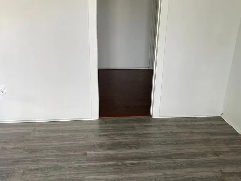 5015 Bain St — Photo 3
