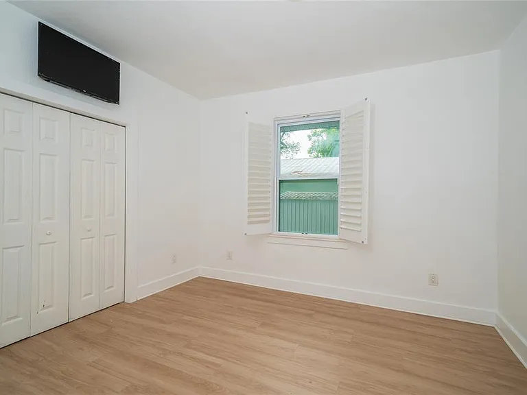 6704 N Taliaferro Ave — Photo 21