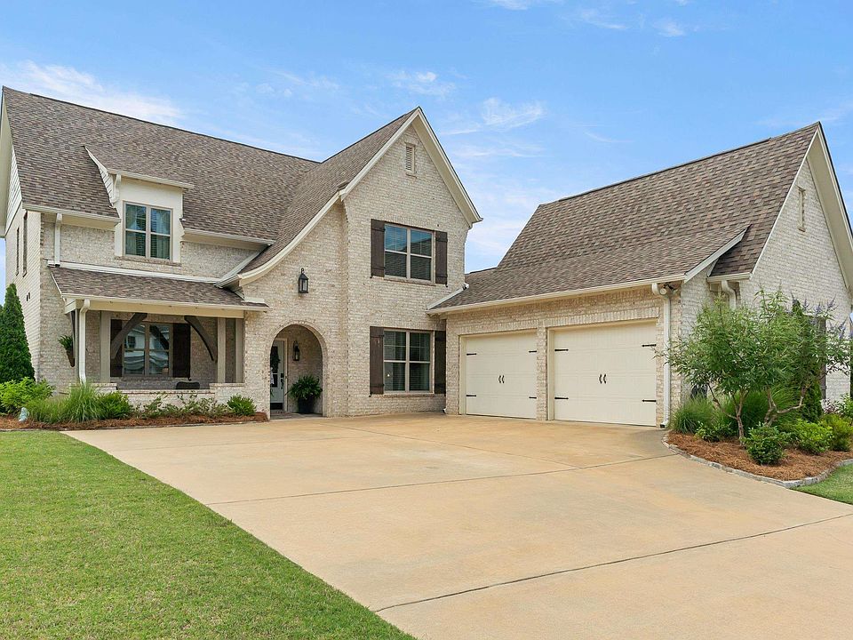 1st image of 320 Griffin Park Trce