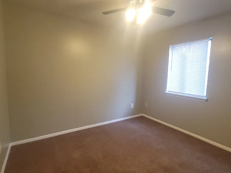 906 Candlewood Dr NW #C — Photo 14