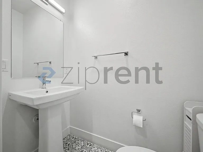 2911 Exposition Pl #1 — Photo 19