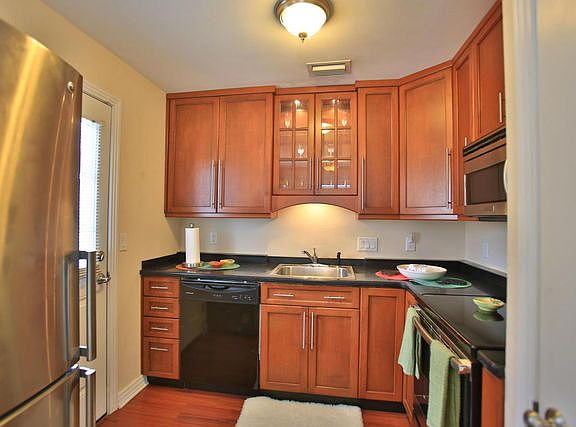 4th image of 1015 Chaffee Pl