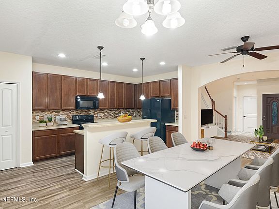 3rd image of 452 Forest Meadow Ln