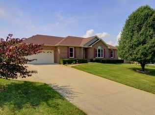 528 Brentwood Cir, Clarksville, TN 37042