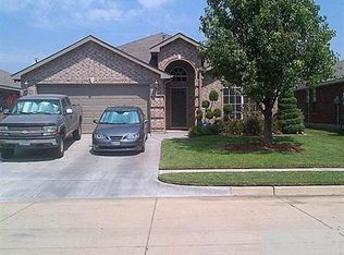 9105 Rushing River Dr, Fort Worth, TX 76118