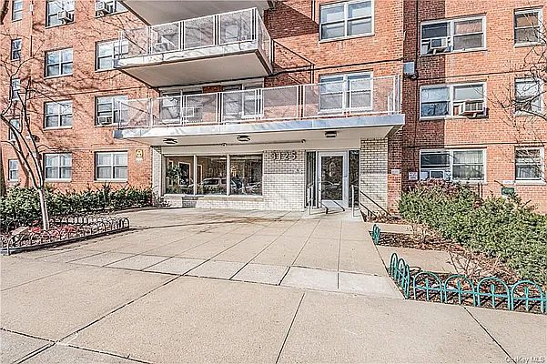1st image of 3125 Tibbett Ave APT 9A