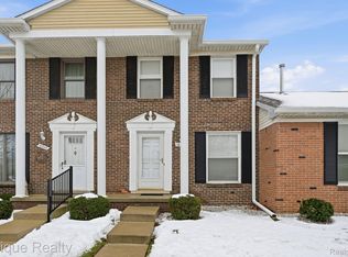 16285 Raleigh Square Dr, Southgate, MI 48195