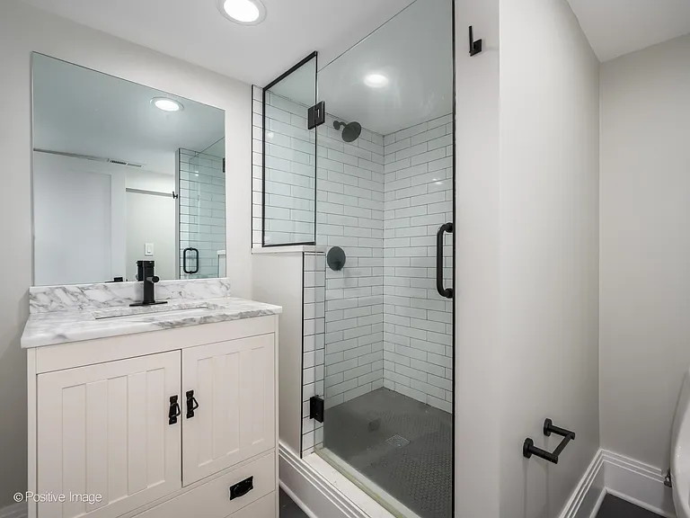 3546 W Beach Ave #1 — Photo 4