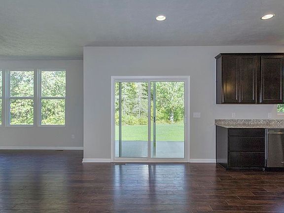 5th image of 3 Hidden Lake Ln