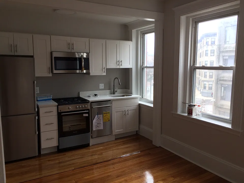 175 Hemenway St #20