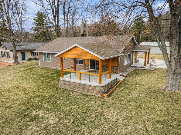 777 Quillette St, Beaverton, MI 48612