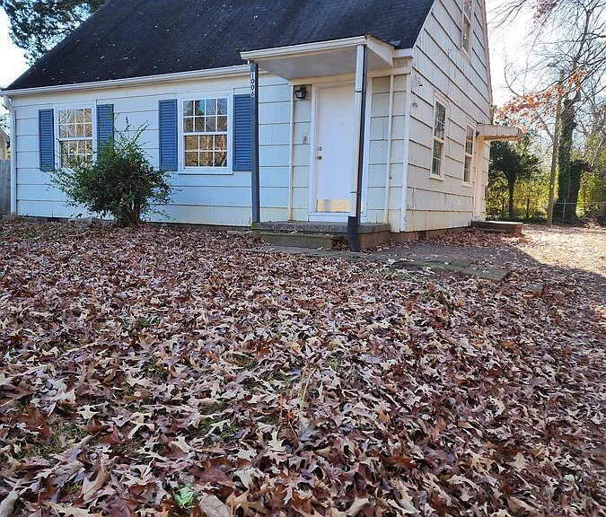 1006 Charles St — Photo 1