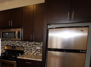 934 W 71st St, Chicago, IL 60621