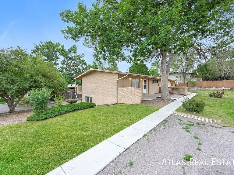 540 N Harlan St — Photo 3