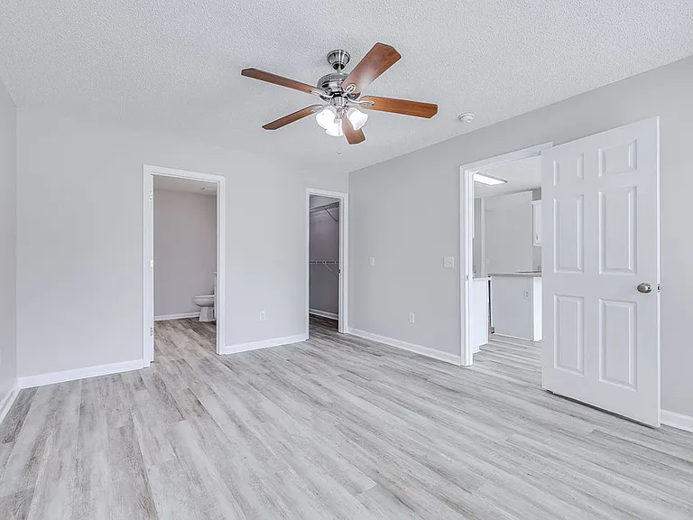 114 Mustang Dr — Photo 6