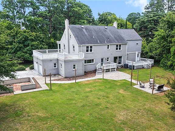 3rd image of 7405 Hedgewood Ln
