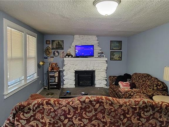 4th image of 2710 E 77th Ter