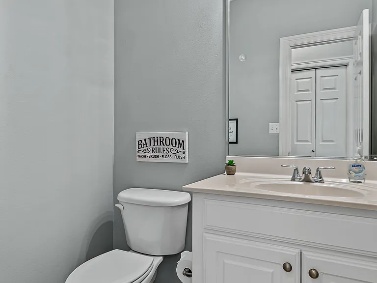 8915 Glenmora Dr — Photo 27