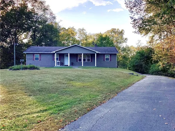 5449 N Terry Road, Austin, IN 47102