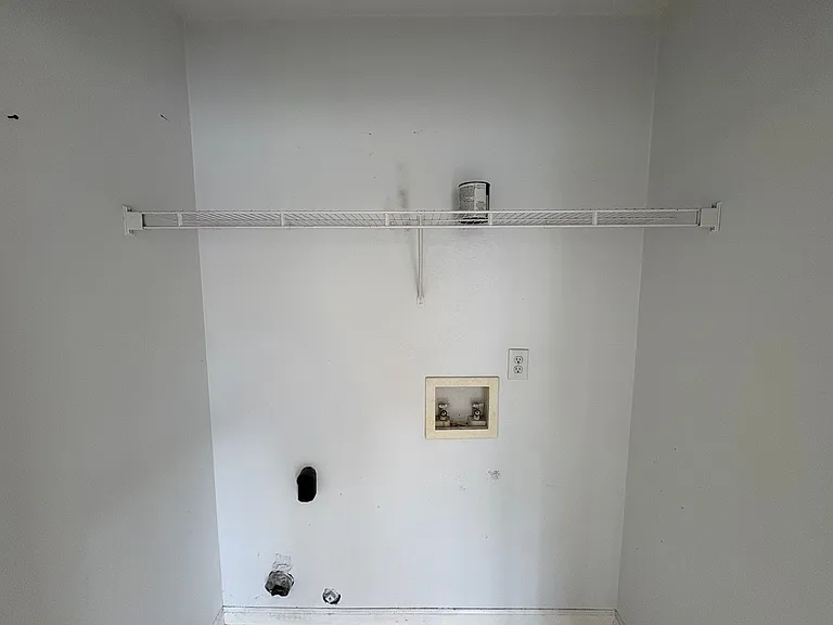 161 Mayfair Ln — Photo 11