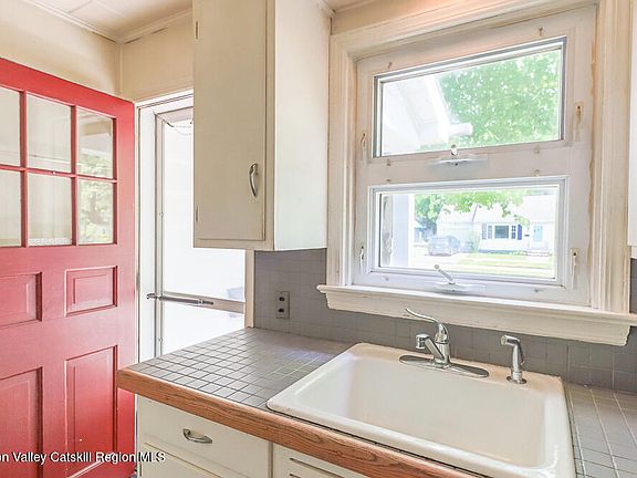 4th image of 26 Houseman Avenue