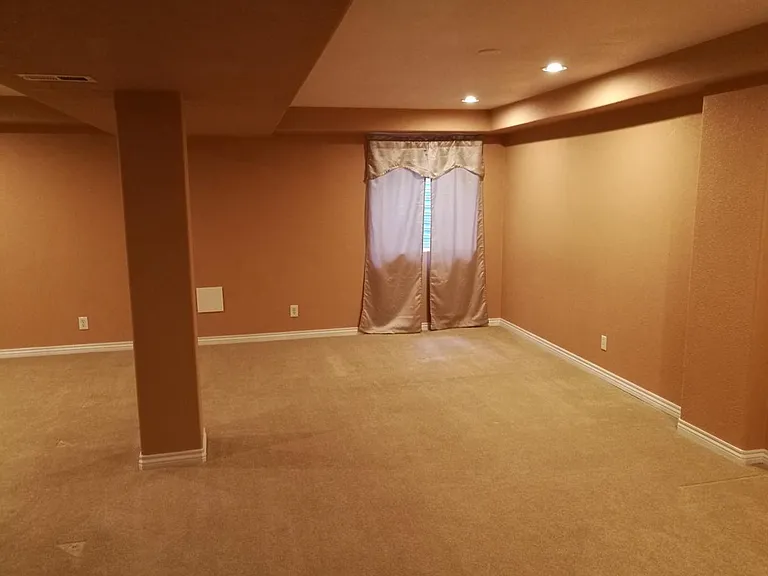 finished basement (690 sf)