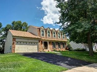 13154 Applegrove Ln, Herndon, VA 20171