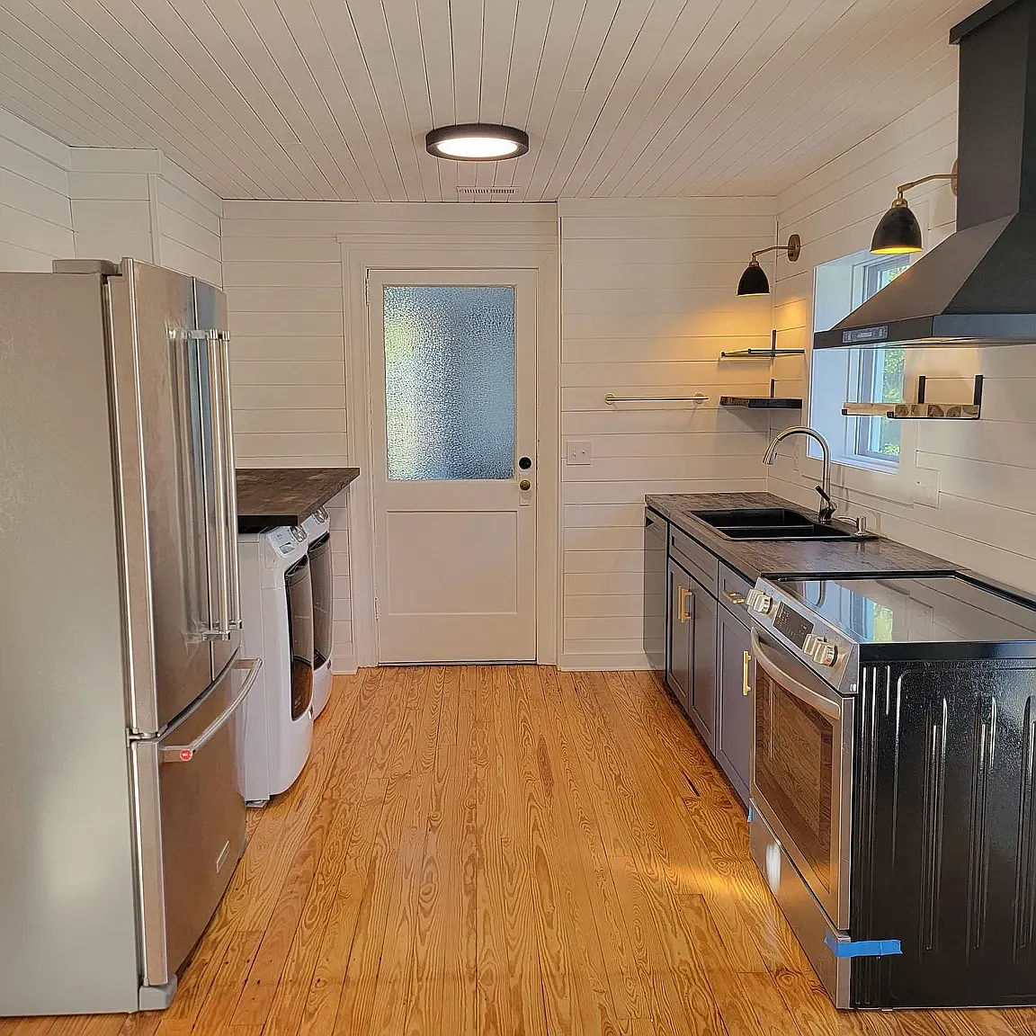 1 bed, 1.5 bath, $1,250 — Photo 4