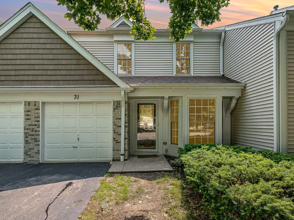 31 E Shag Bark Ln, Streamwood, IL 60107