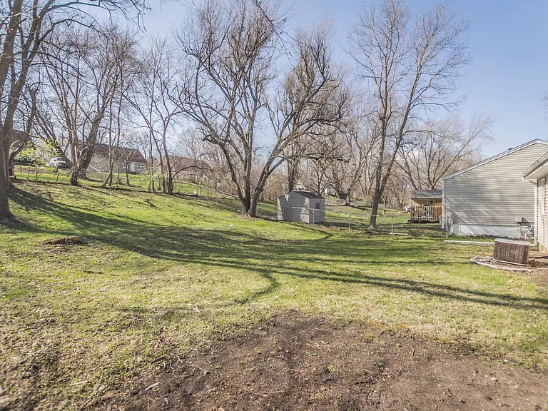 7390 Southview Dr — Photo 13