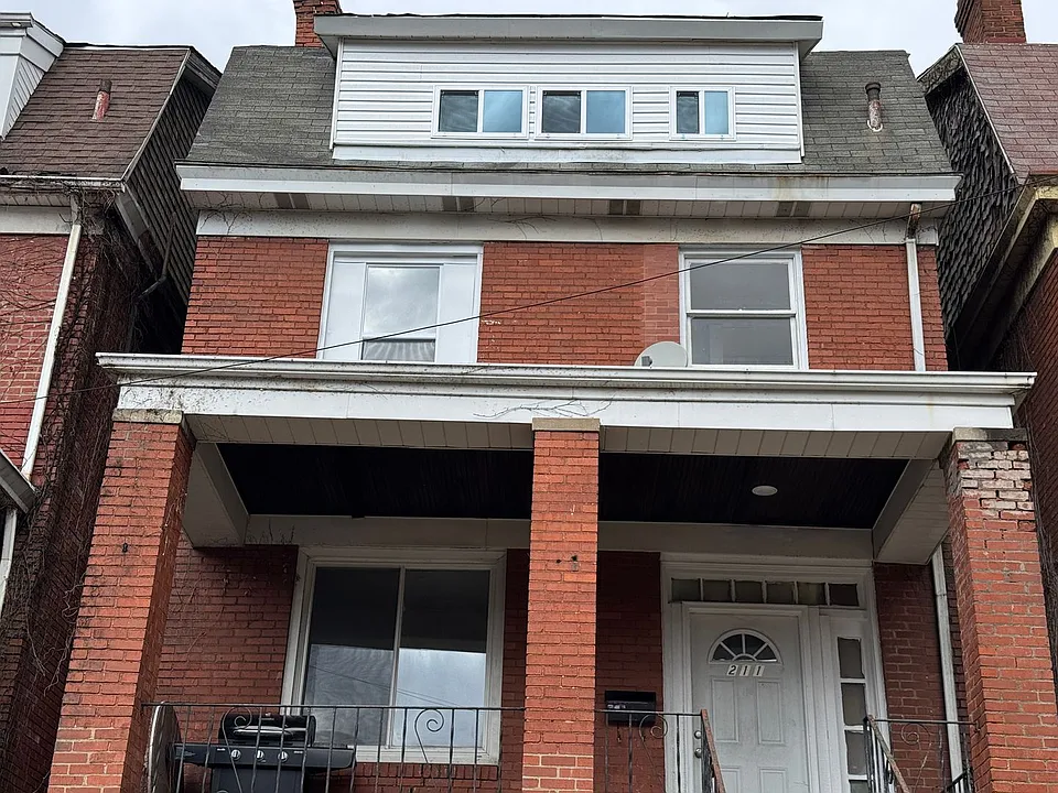 211 Reifert St