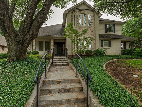 2nd image of 1411 Clubview Ct