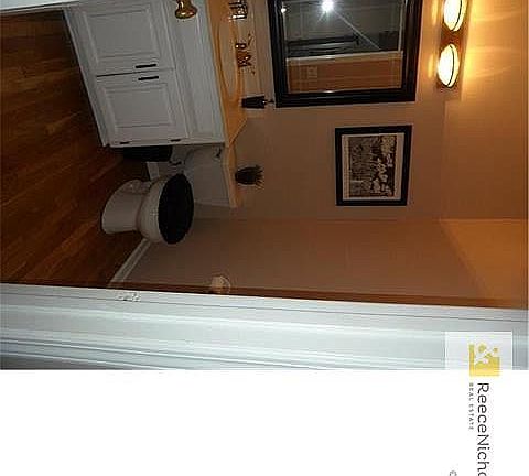 Guest Bath off Kitchen!