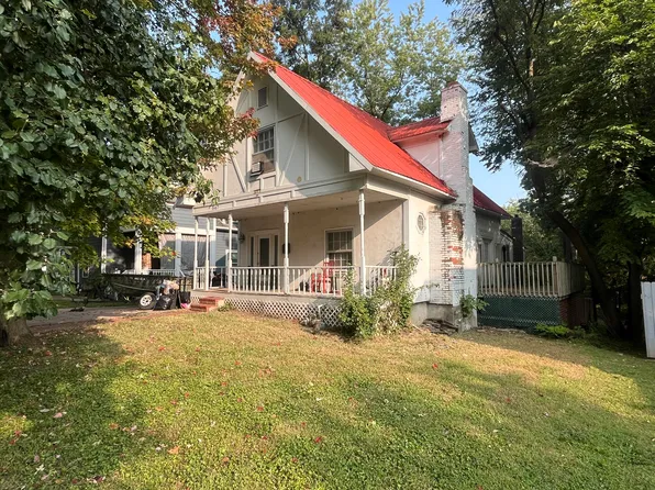 547 E Arrow St, Marshall, MO 65340