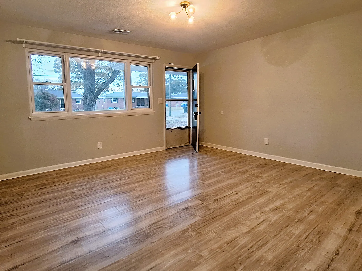 1327 Credle Road - B — Photo 2