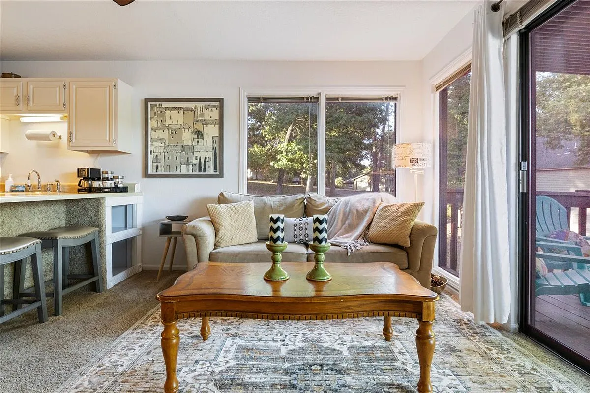 6620 Weston Point Dr - F6 — Photo 1