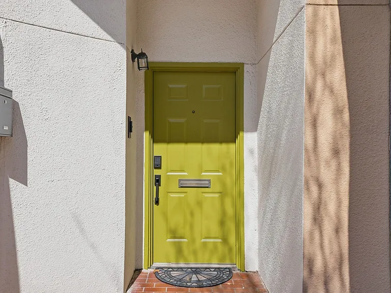 Bellaire Blvd W — Photo 9