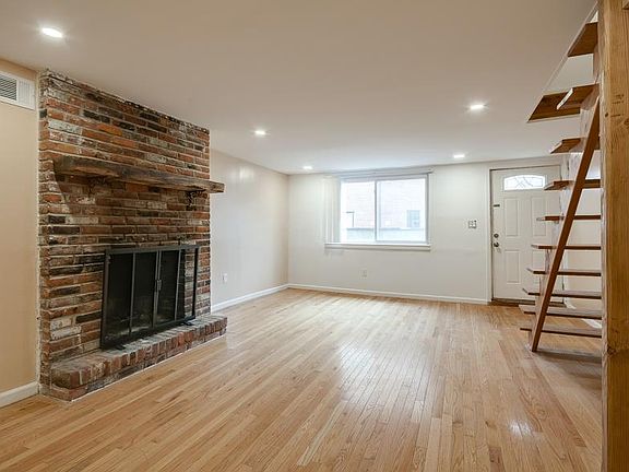 4th image of 2059 South St #2