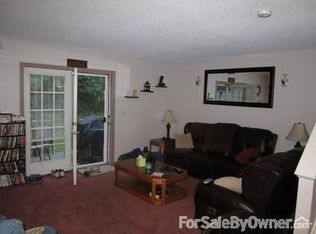 126 Oak Ridge Dr, Windsor Locks, CT 06096