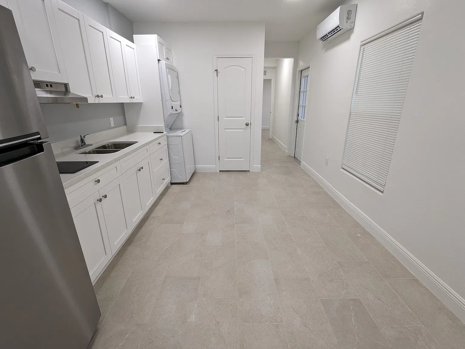1 bed, 400 sqft, $1,200 — Photo 3