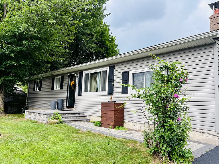 2195 Rovaldi Ave — Photo 3