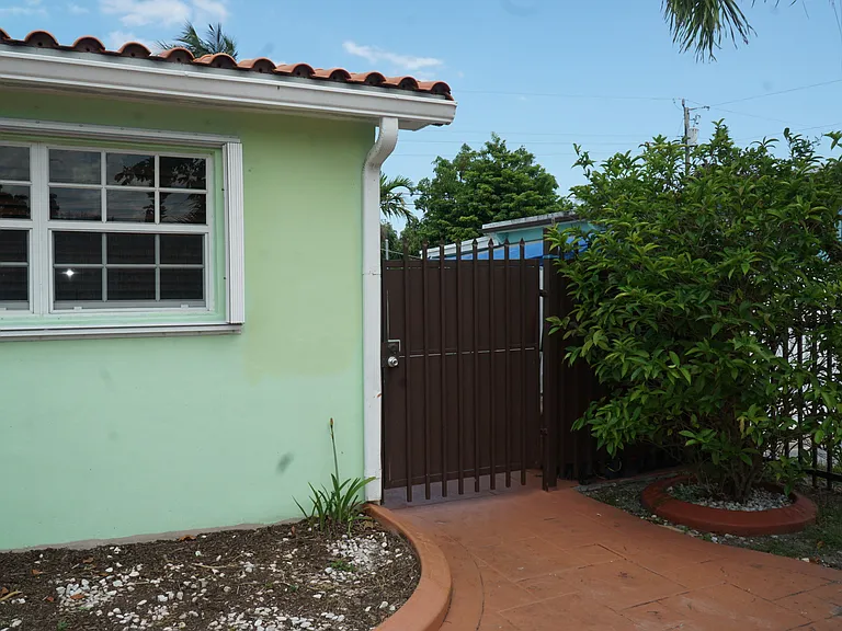 3311 SW 105th Ct — Photo 15