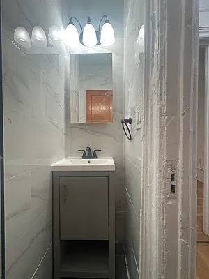 Rented by Peter R. Hungerford, LREB | media 15