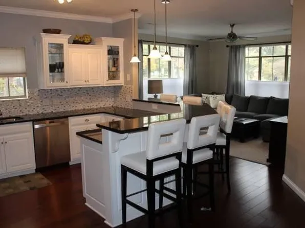 56 W Russell St, Columbus, OH 43215